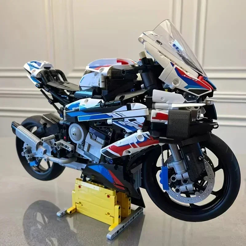 1920pcs Motorcycle Building Blocks Model Kit by HitMyNeed