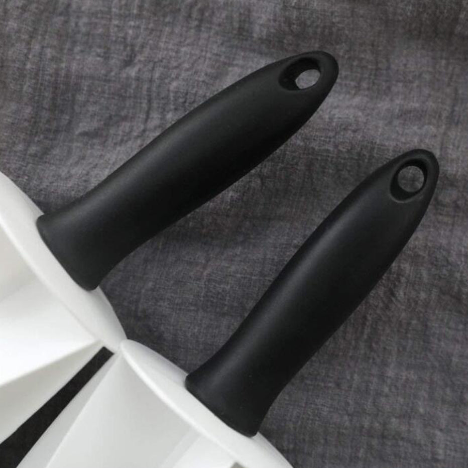 Food Grade Plastic Croissant Cutter Roller by HitMyNeed