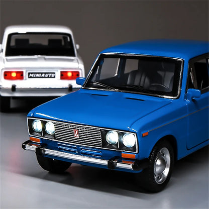 1/24 Diecast Classic Police Car Model Alloy Toy by HitMyNeed
