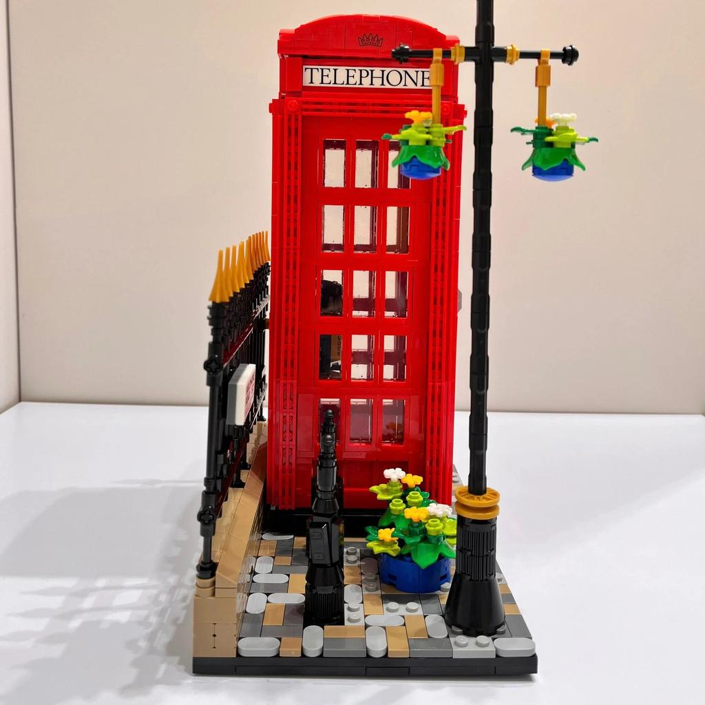 1460pcs London Red Telephone Booth Street View Blocks by HitMyNeed