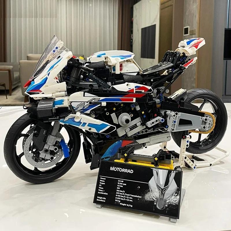 1920pcs Motorcycle Building Blocks Model Kit by HitMyNeed