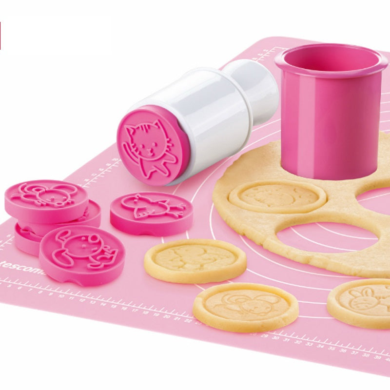 2-in-1 Animal Silicone Cookie Stamp & Cutter Set by HitMyNeed