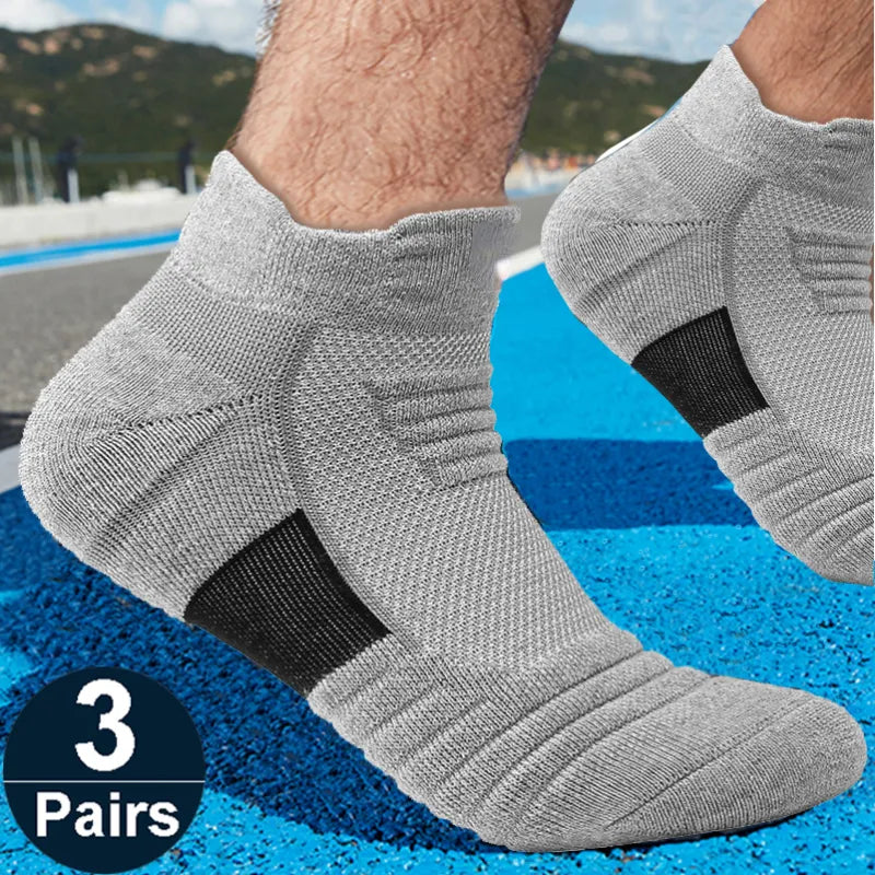 3 Pairs Unisex Anti-Slip Sports Socks EU 39-45 by HitMyNeed