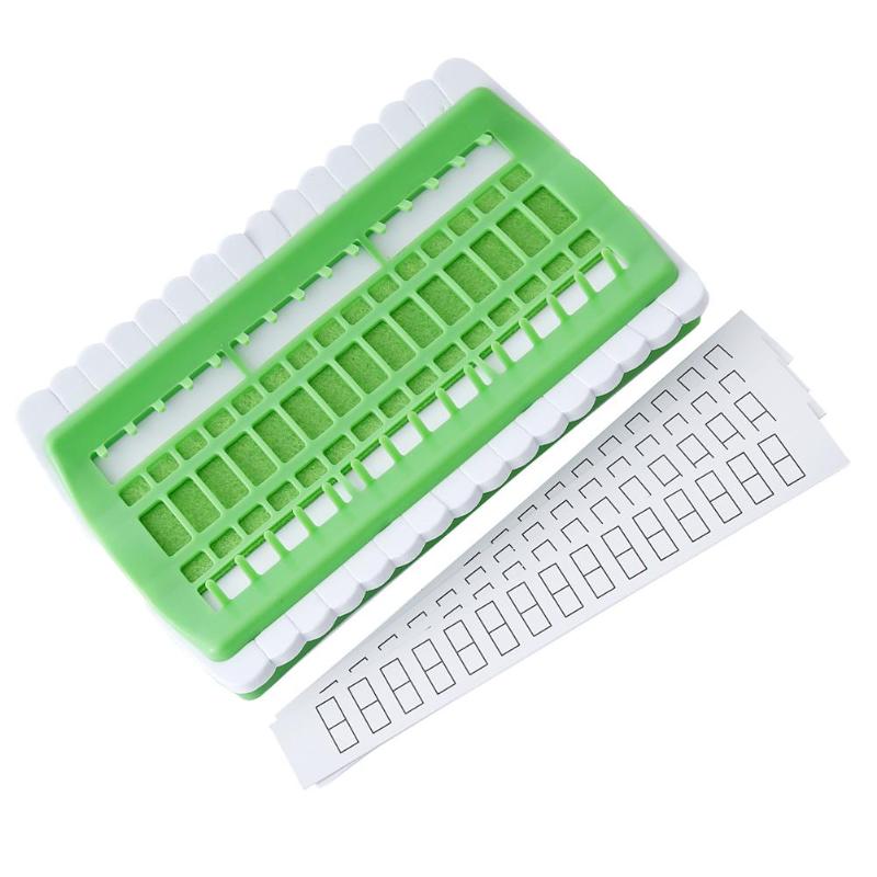 30-Hole Embroidery Floss Organizer Board green by HitMyNeed