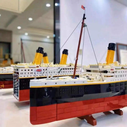 9000-Piece Titanic Cruise Ship Building Block Set by HitMyNeed
