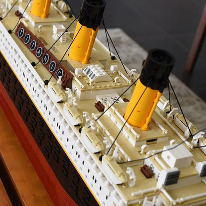 9000-Piece Titanic Cruise Ship Building Block Set by HitMyNeed