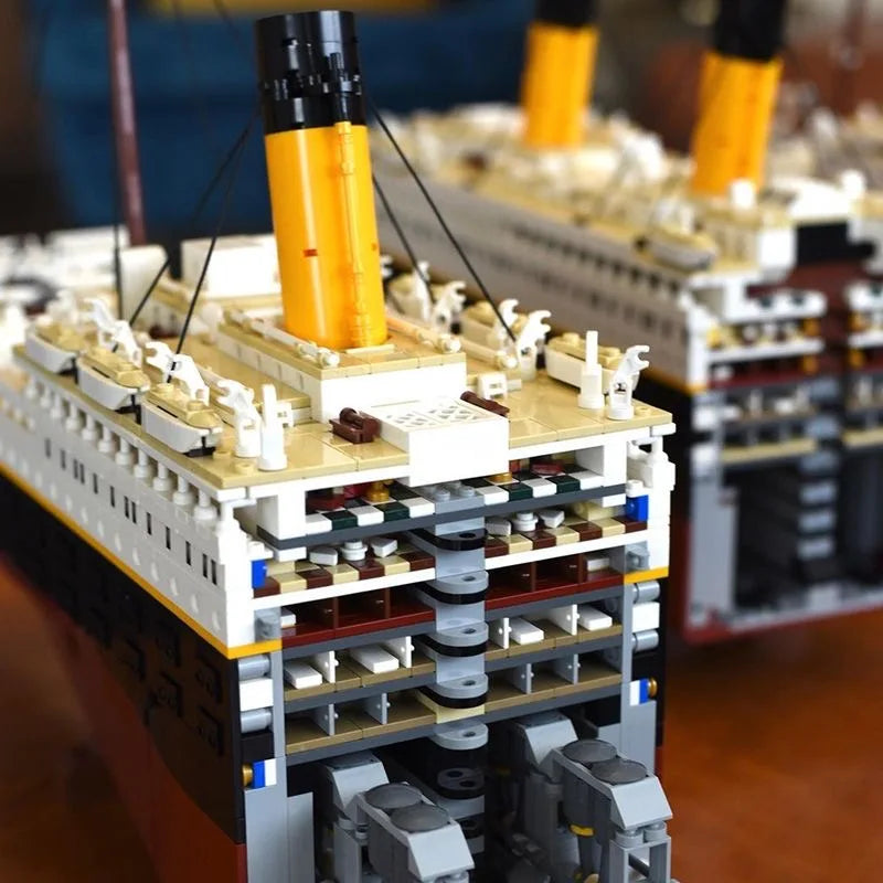 9000-Piece Titanic Cruise Ship Building Block Set by HitMyNeed