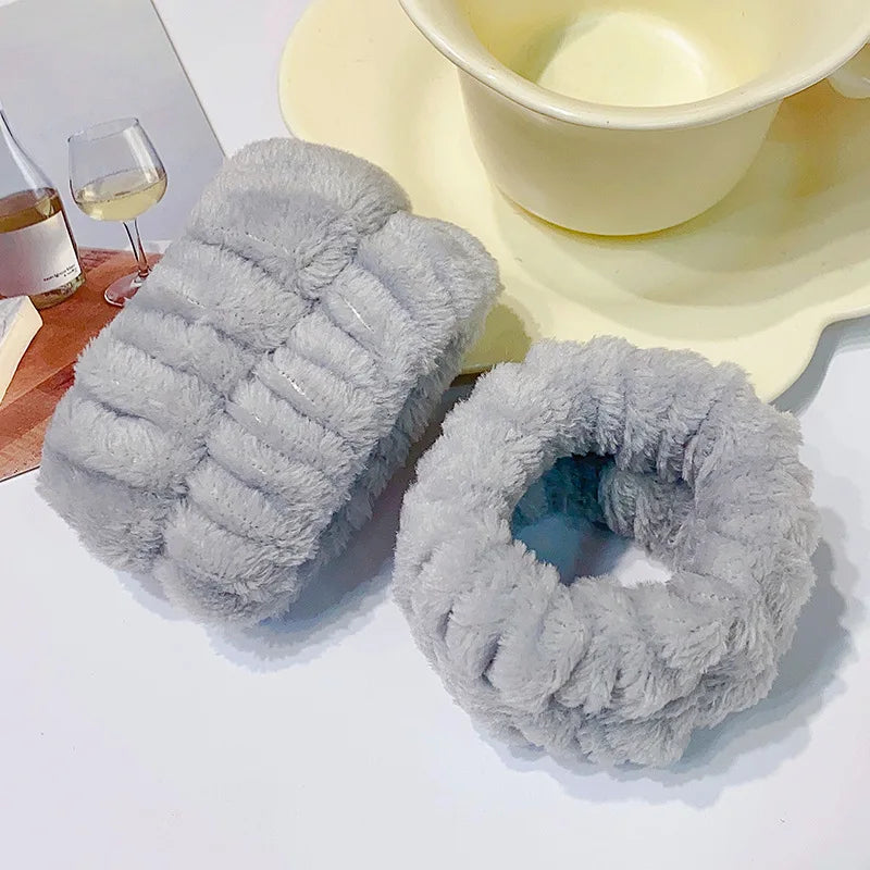 Absorbent Microfiber Face Wash Wristbands (Pair) 1pair-gray by HitMyNeed