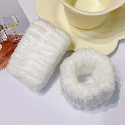 Absorbent Microfiber Face Wash Wristbands (Pair) 1pair-white by HitMyNeed
