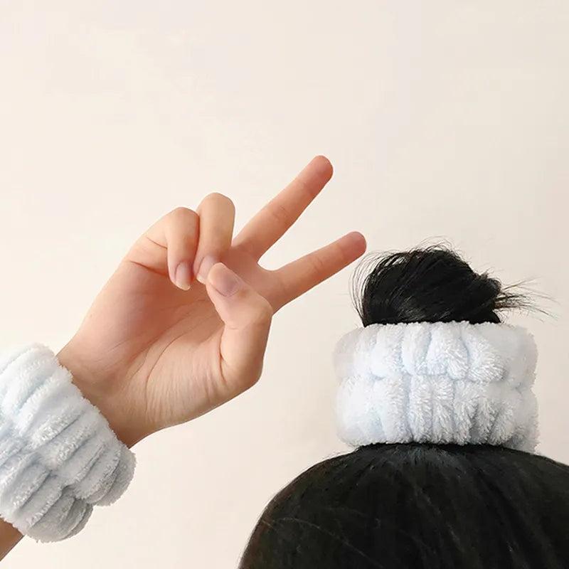 Absorbent Wristbands for Face Washing (2-Pack) by HitMyNeed