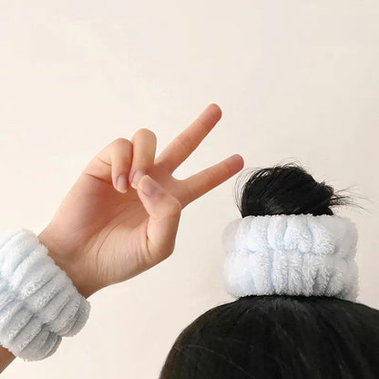 Absorbent Wristbands for Face Washing (2-Pack) by HitMyNeed