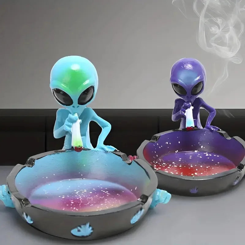 Alien Resin Ashtray and Trinket Holder by HitMyNeed