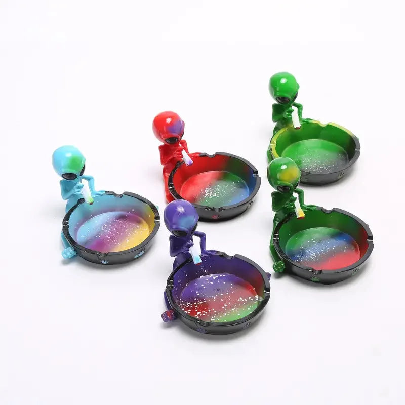 Alien Resin Ashtray and Trinket Holder by HitMyNeed