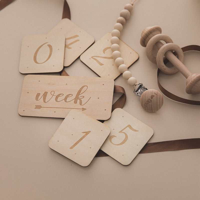Baby Wooden Milestone Photo Cards Set (7pcs) by HitMyNeed