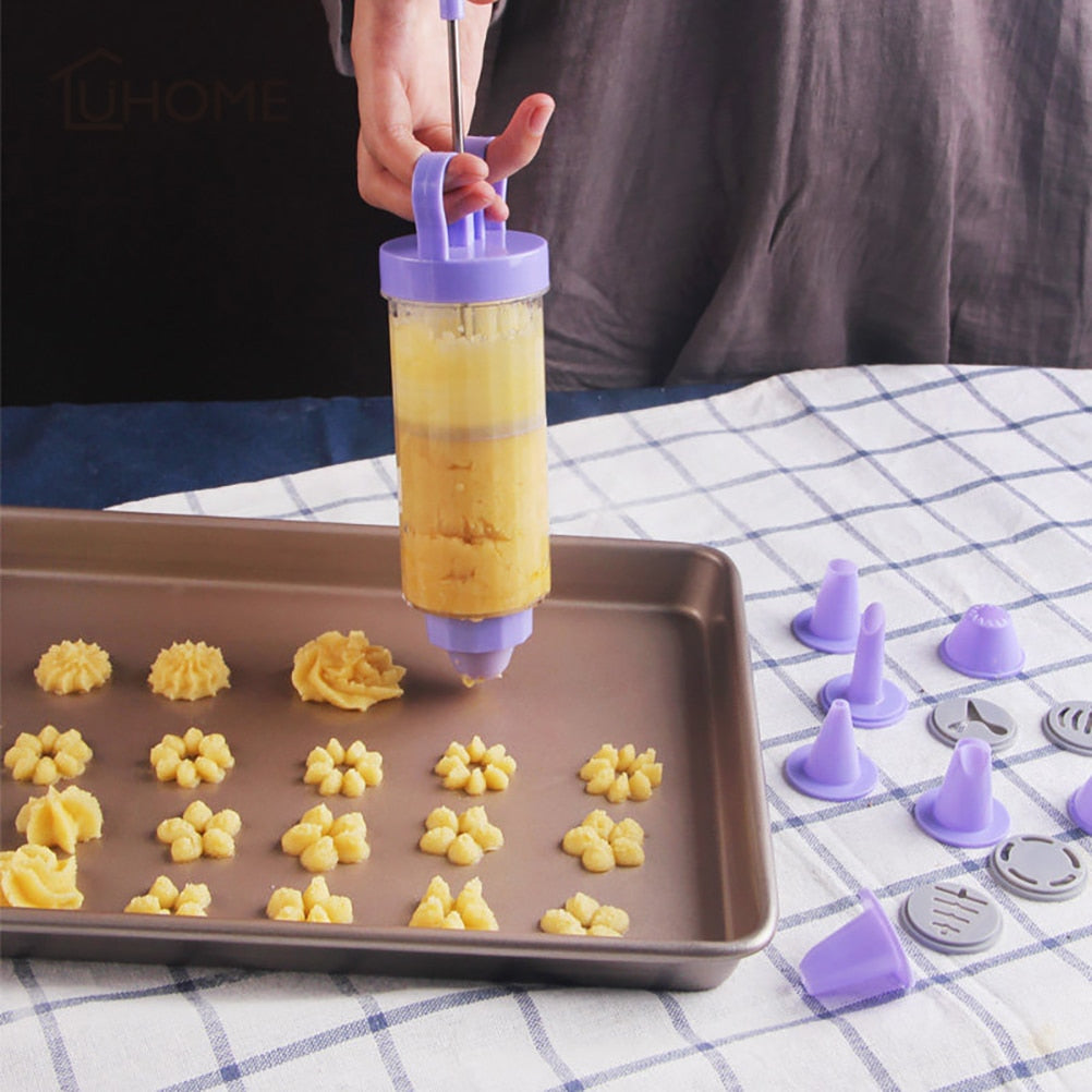 Baking Syringe Piping Gun Set with Nozzles by HitMyNeed