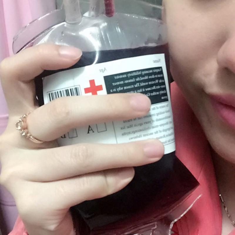 Blood Bag Drink Pouches for Halloween Parties 350ml by HitMyNeed