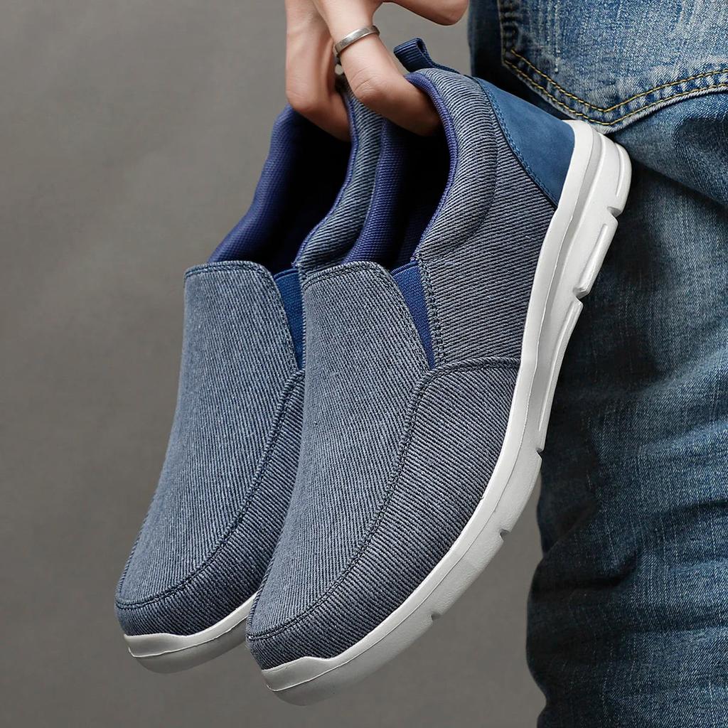 Breathable Slip-On Men's Canvas Shoes blue 45.0 by HitMyNeed