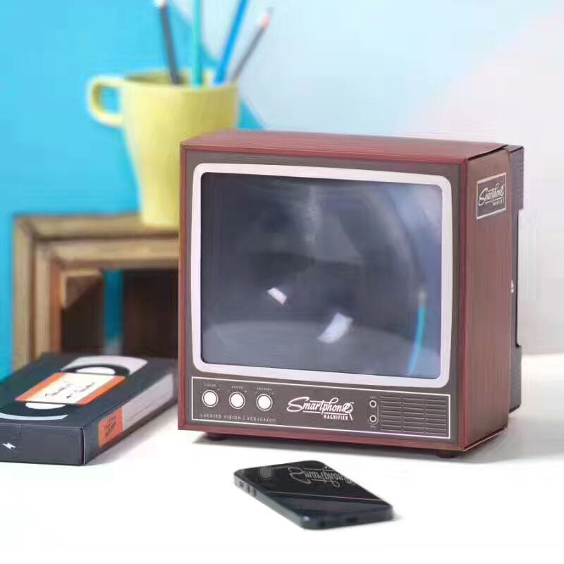 Cardboard Retro TV Smartphone Screen Magnifier by HitMyNeed