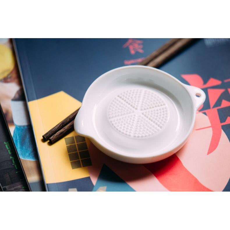 Ceramic Ginger Grater Plate for Fine Pulp by HitMyNeed