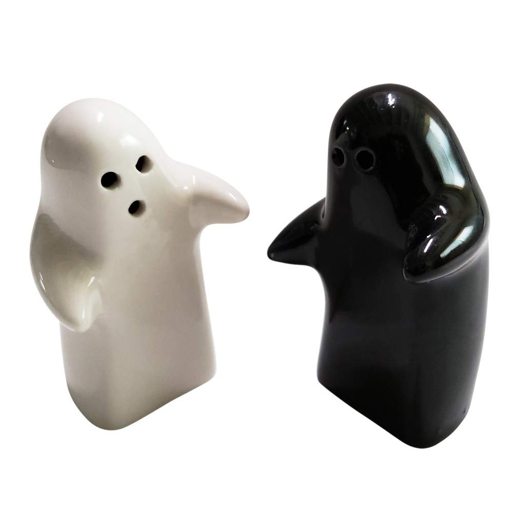 Ceramic Hugging Salt and Pepper Shakers Set by HitMyNeed