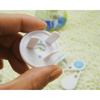 Child Safety Outlet Plug Covers with Lock (EU/UK) by HitMyNeed