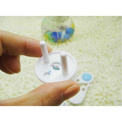 Child Safety Outlet Plug Covers with Lock (EU/UK) by HitMyNeed