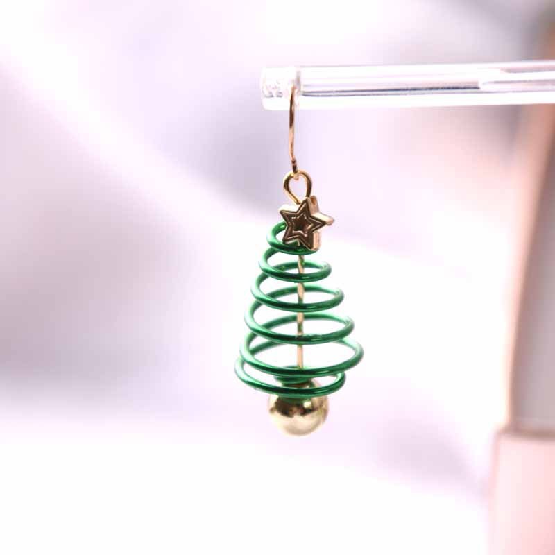 Christmas Tree Dangle Earrings for Holiday Parties by HitMyNeed