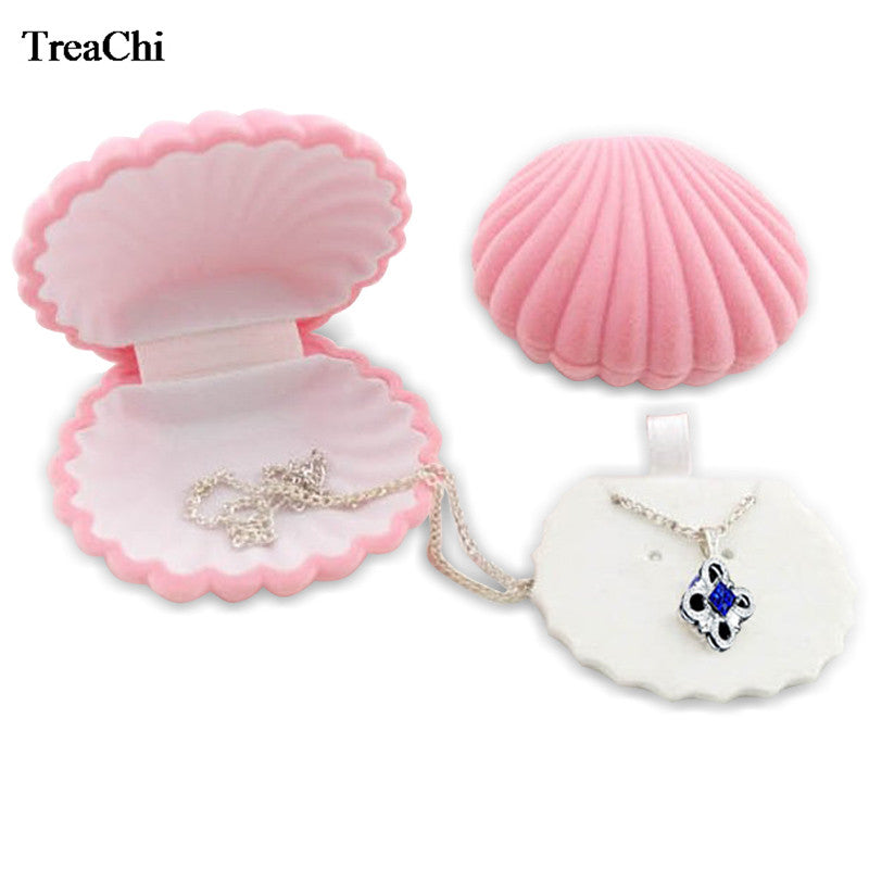 Clam Shell Velvet Jewelry Gift Box pink by HitMyNeed