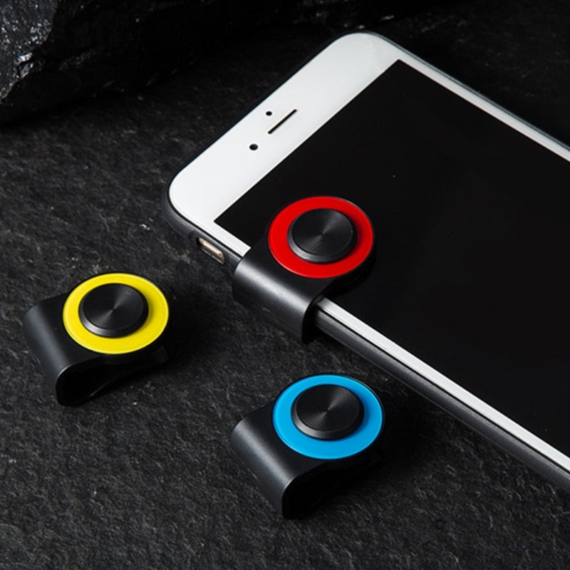 Clip-On Joystick Mobile Game Controller by HitMyNeed