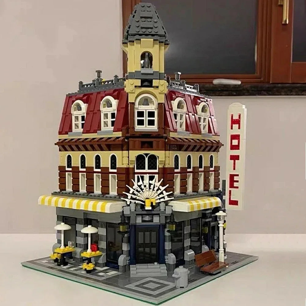 Creator Street Brick Bank & Corner Cafe Building Set cafe-corner by HitMyNeed