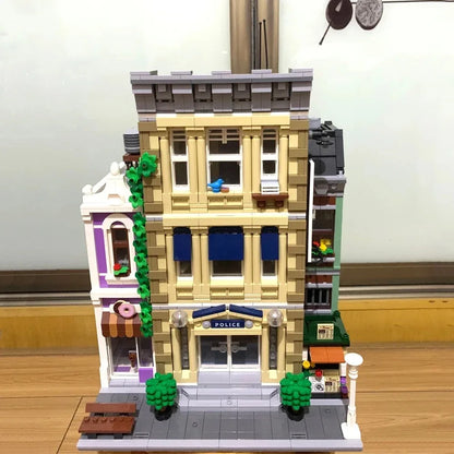 Creator Street Brick Bank & Corner Cafe Building Set police-station by HitMyNeed