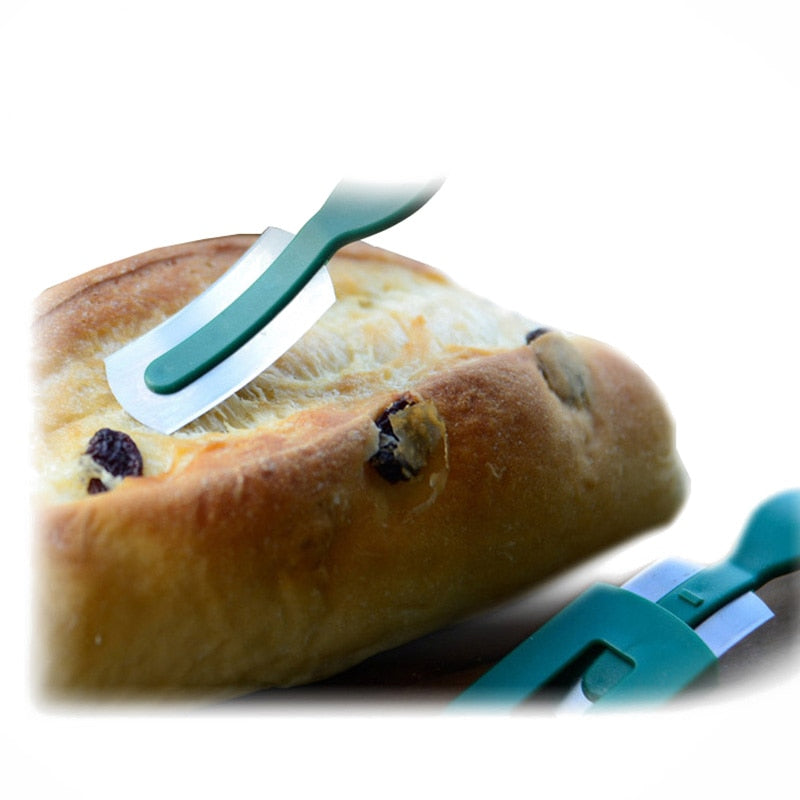 Curved Bread Lame Scoring Knife with Safety Case by HitMyNeed