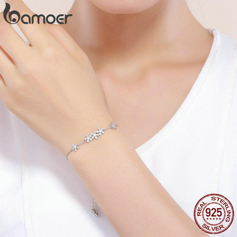 Daisy Bracelet in S925 Silver with Zircon Crystals by HitMyNeed