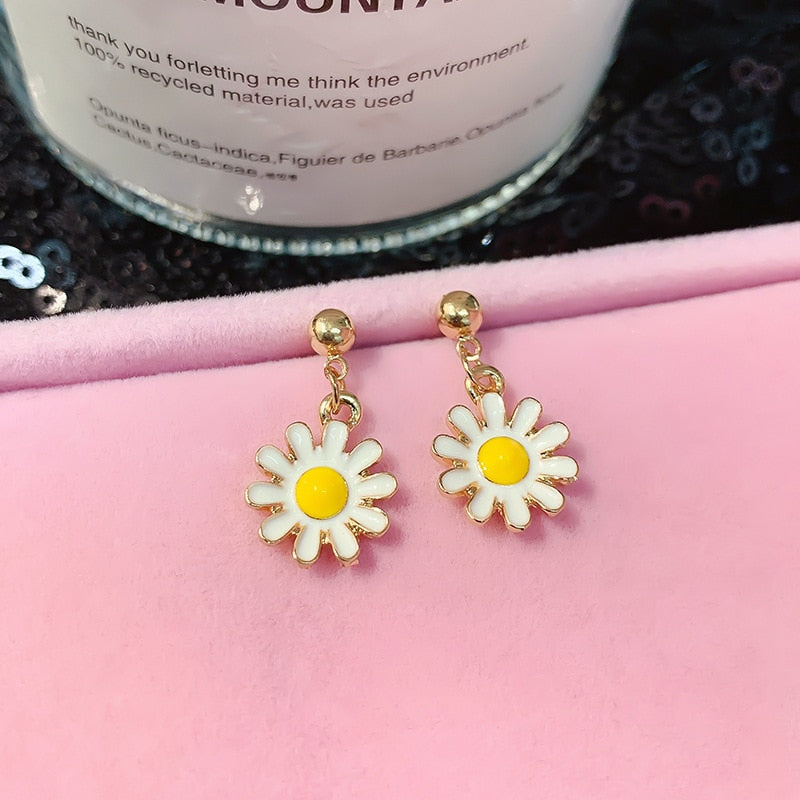 Daisy Flower Stud Earrings for Girls and Women by HitMyNeed