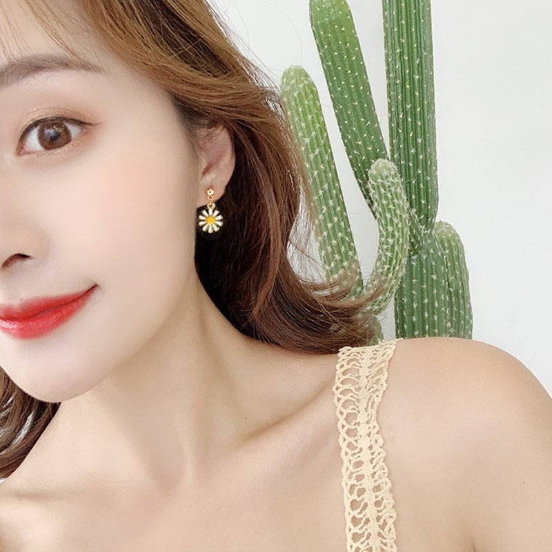 Daisy Flower Stud Earrings for Girls and Women by HitMyNeed