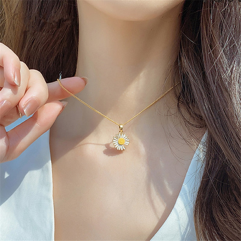 Daisy Pendant Necklace for Women, Adjustable Chain by HitMyNeed