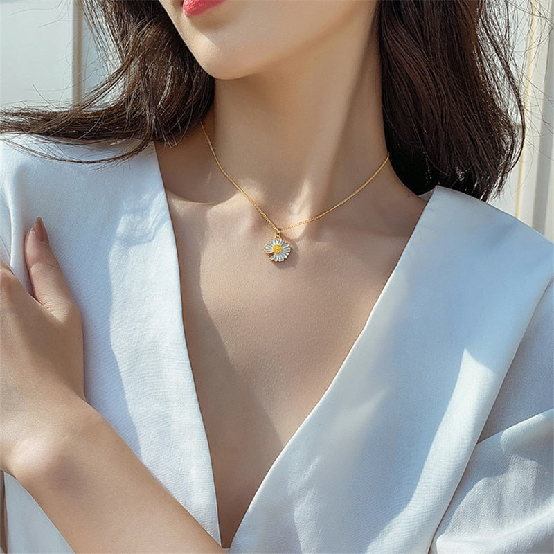 Daisy Pendant Necklace for Women, Adjustable Chain by HitMyNeed