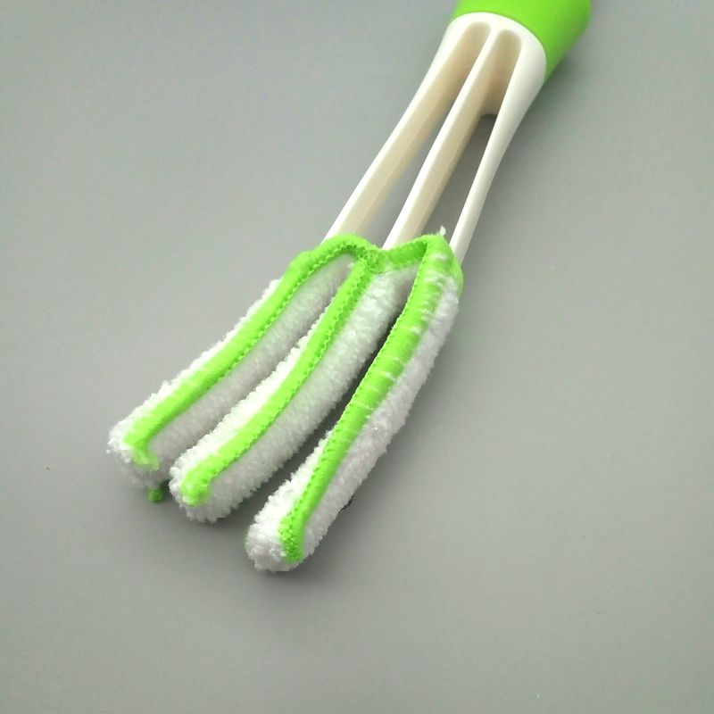 Double-Ended Car AC Vent Cleaning Brush by HitMyNeed