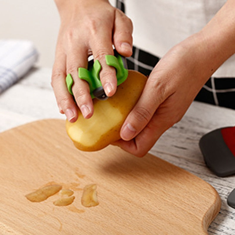 Double Finger Fruit and Vegetable Peeler Ring by HitMyNeed