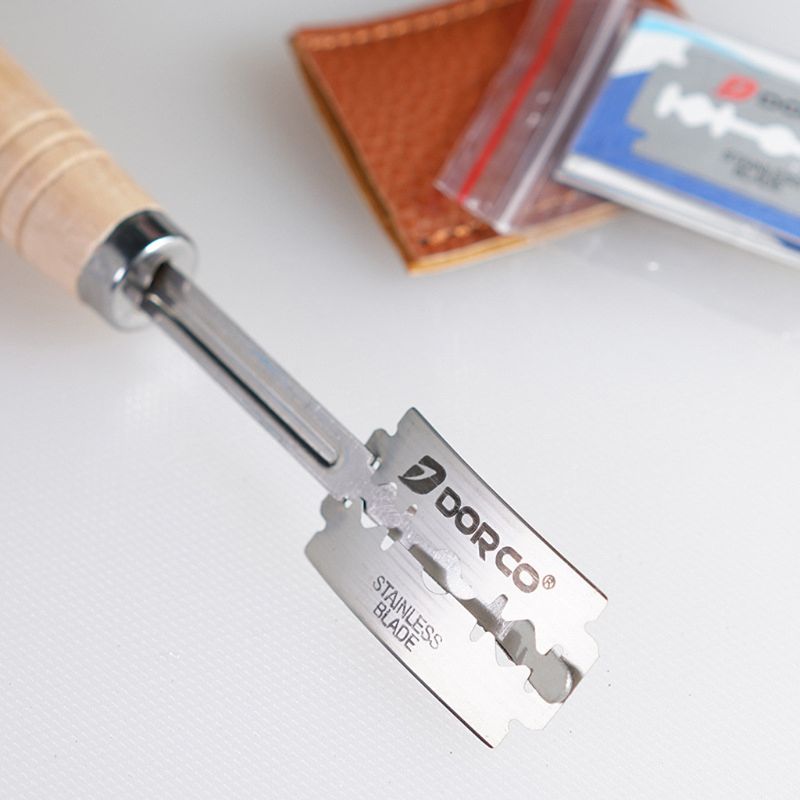 Dough Scoring Knife with Replaceable Blades by HitMyNeed