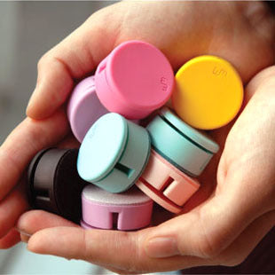 Earphone Cable Winder and Phone Screen Wiper by HitMyNeed