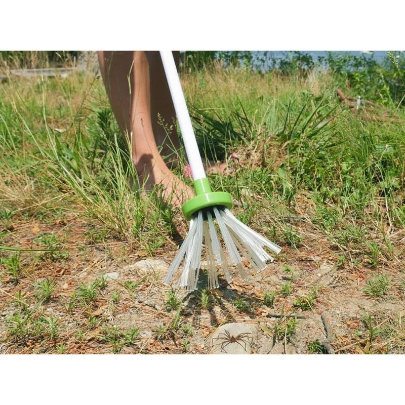 Easy Squeeze Spider & Insect Catcher Tool by HitMyNeed