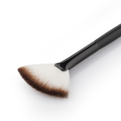 Fan Makeup Brush with Wooden Handle by HitMyNeed