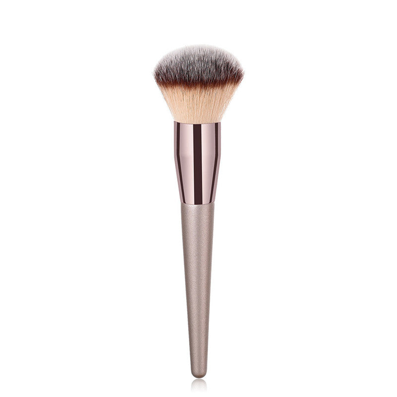 Fluffy Setting Powder Brush with Long Handle by HitMyNeed