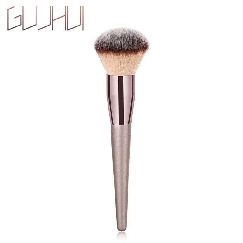 Fluffy Setting Powder Brush with Long Handle by HitMyNeed