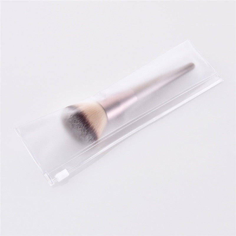 Fluffy Setting Powder Brush with Long Handle by HitMyNeed