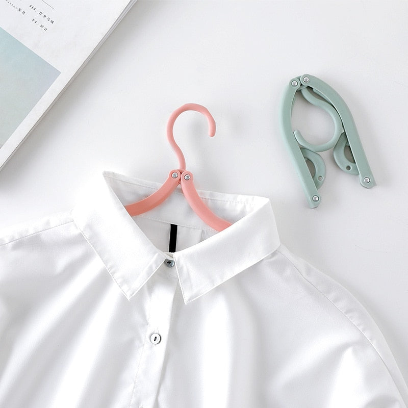 Foldable Travel Hangers Set of 4 by HitMyNeed