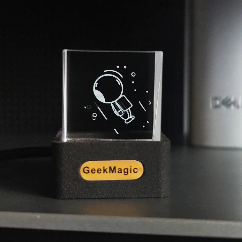 GeekMagic GIFTV Crystal Cube Holographic Photo Display by HitMyNeed