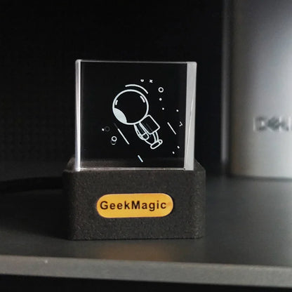 GeekMagic GIFTV Crystal Cube Holographic Photo Display by HitMyNeed