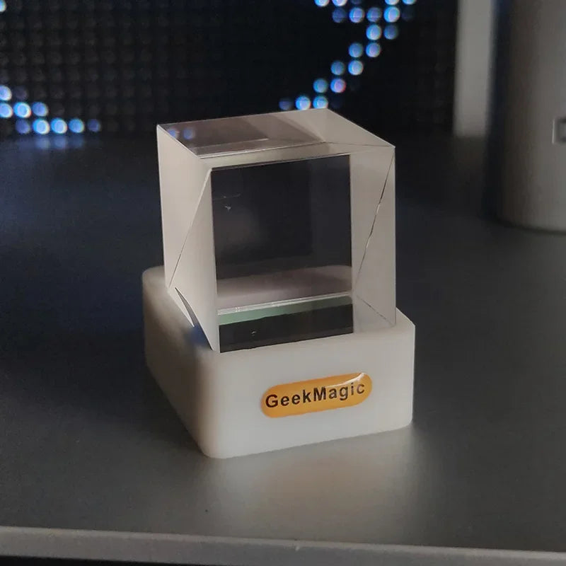 GeekMagic GIFTV Crystal Cube Holographic Photo Display white by HitMyNeed